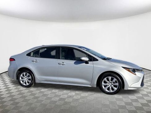 Used 2024 Toyota Corolla LE image 7