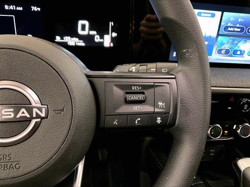 Used 2025 Nissan Kicks SV image 18