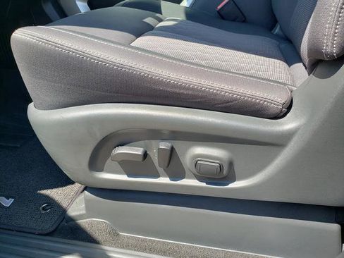 Certified 2024 Nissan Titan SV w/ SV Convenience Package image 17