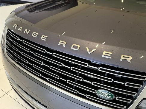 New 2025 Land Rover Range Rover Autobiography AWD/4WD image 6