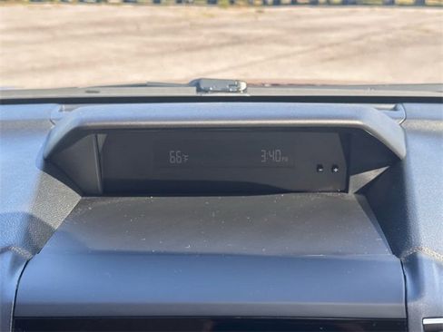 Used 2022 Subaru Impreza 2.0i Premium image 17