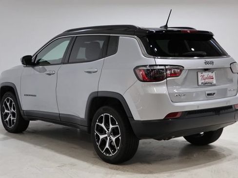Used 2025 Jeep Compass Limited AWD/4WD image 6