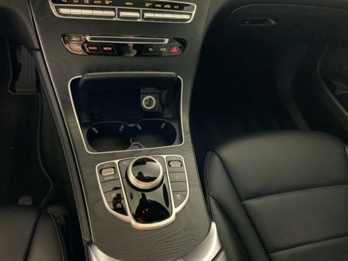 Used 2018 Mercedes-Benz GLC 300 4MATIC image 23