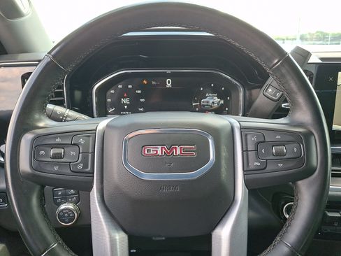 Used 2025 GMC Sierra 1500 SLT AWD/4WD image 19
