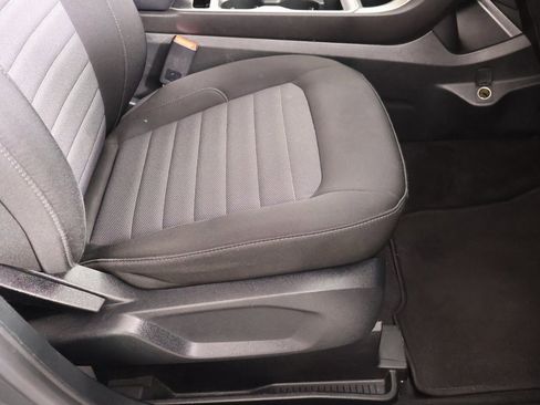 Used 2021 Ford Edge SE image 13