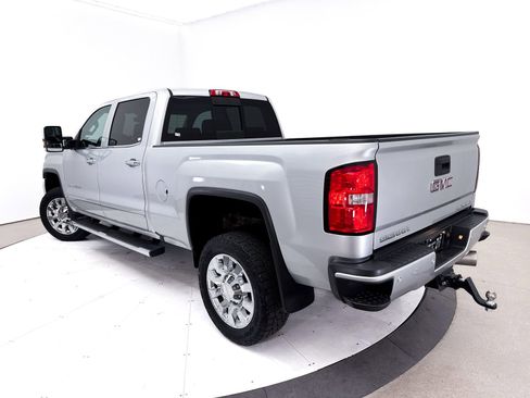 Used 2018 GMC Sierra 2500 Denali w/ Duramax Plus Package AWD/4WD image 2