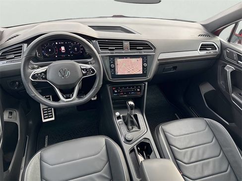 Used 2024 Volkswagen Tiguan SEL R-Line image 17