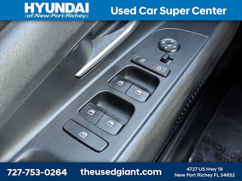 Used 2023 Hyundai Elantra SEL w/ Convenience Package FWD image 25