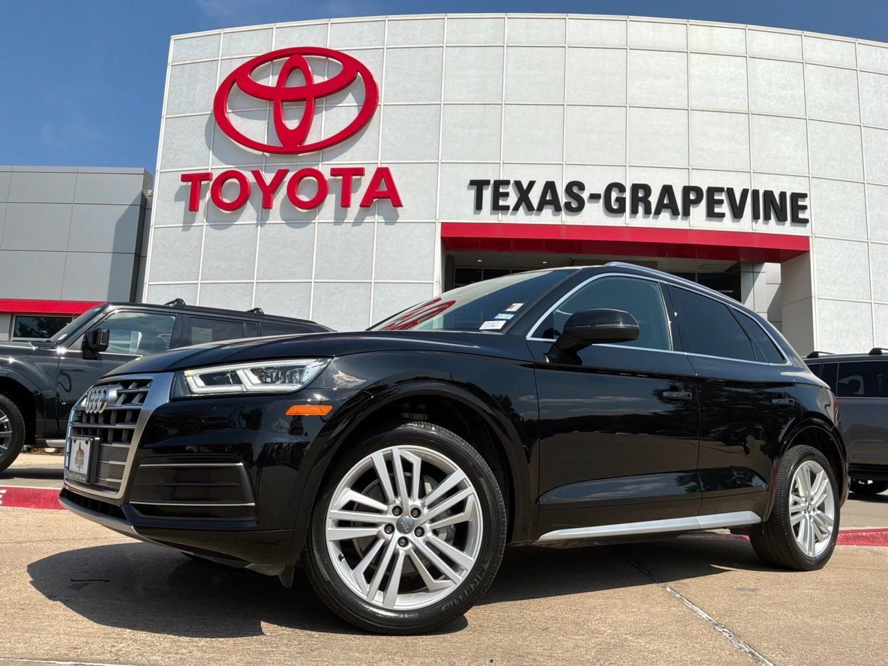 Used 2020 Audi Q5 2.0T Premium Plus w/ Premium Plus Package AWD/4WD image 2