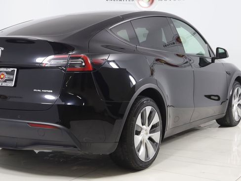 Used 2022 Tesla Model Y Long Range image 44