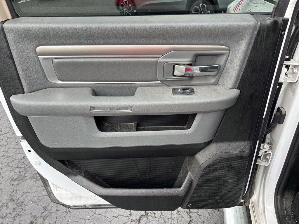 Used 2019 RAM 1500 Classic SLT AWD/4WD image 25