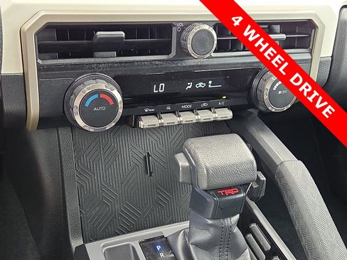 Used 2024 Toyota Tacoma TRD Off-Road image 19