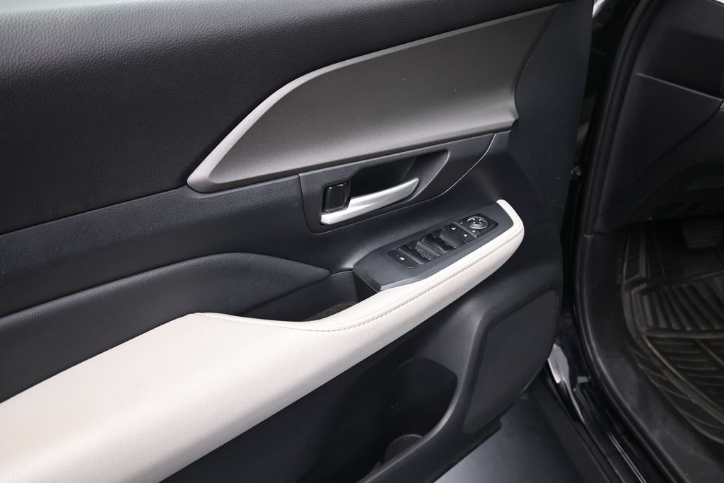 Used 2026 Toyota Grand Highlander XLE FWD image 23