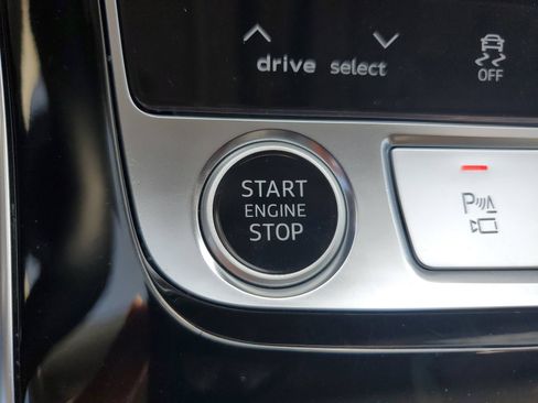 Used 2022 Audi Q8 Prestige AWD/4WD image 28