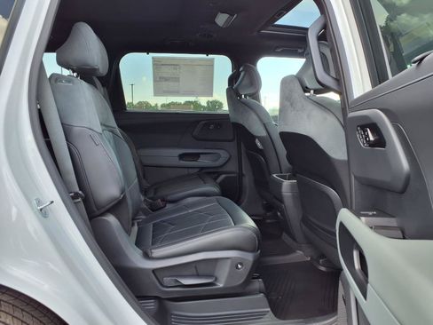 New 2027 Kia Telluride SX Prestige X-Line w/ Towing Package AWD/4WD image 17