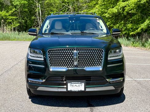 Used 2021 Lincoln Navigator Reserve AWD/4WD image 2