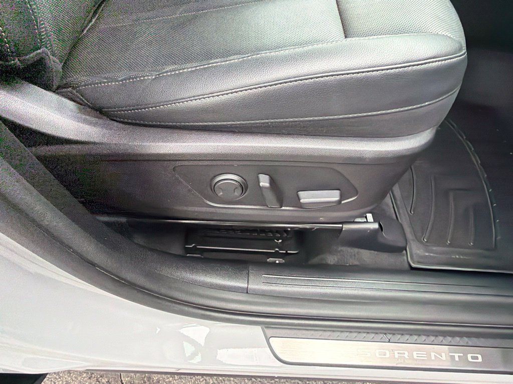 Used 2022 Kia Sorento SX FWD image 45