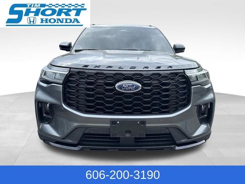 Used 2025 Ford Explorer ST-Line w/ Premium Package AWD/4WD image 2