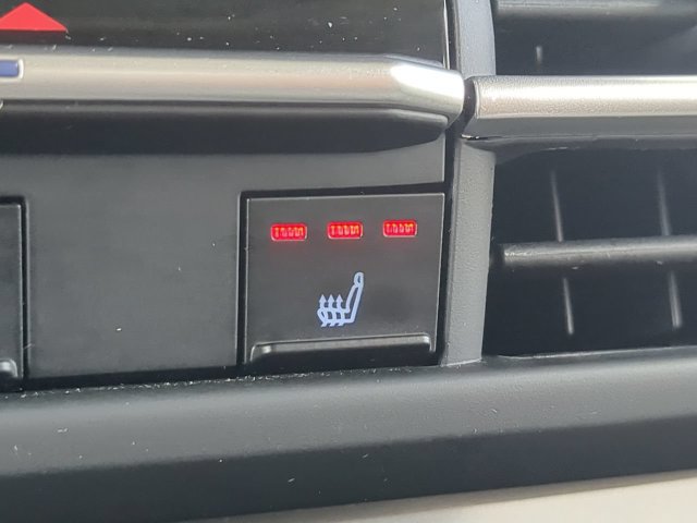 Certified 2024 Toyota Sienna XLE FWD image 27