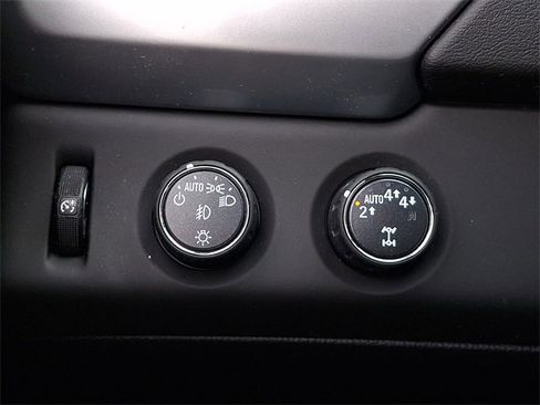 Used 2018 Chevrolet Tahoe LT image 30