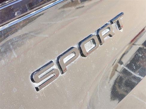 Used 2024 Land Rover Range Rover Sport Dynamic SE image 12