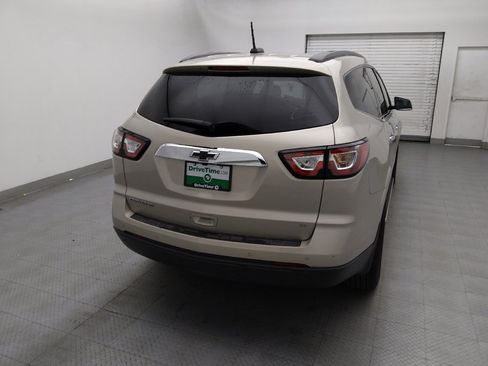 Used 2017 Chevrolet Traverse LT FWD image 7