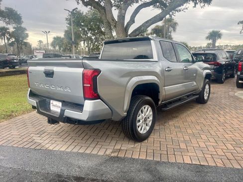 Used 2025 Toyota Tacoma SR5 image 5
