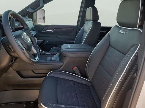 Used 2026 GMC Sierra 2500 AT4X image 14