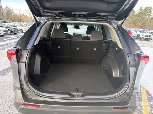 Used 2022 Toyota RAV4 XLE image 9