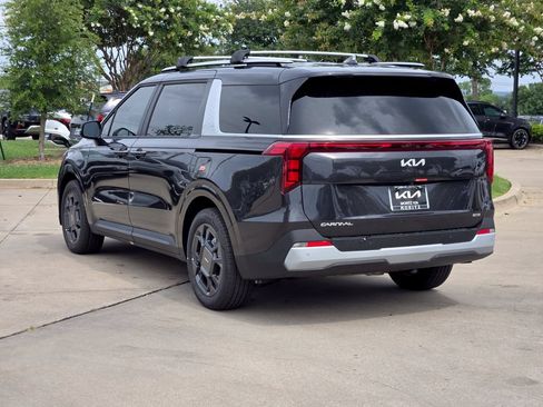 New 2026 Kia Carnival EX FWD image 3