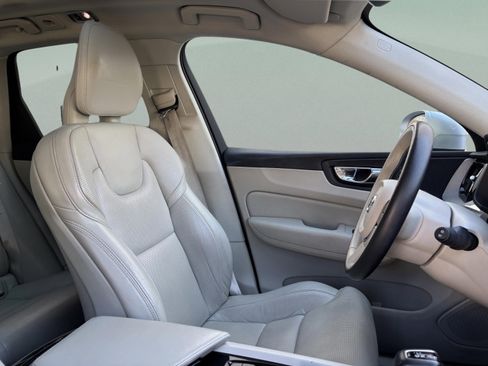 Used 2018 Volvo XC60 T6 Inscription w/ Luxury Seat Package image 21