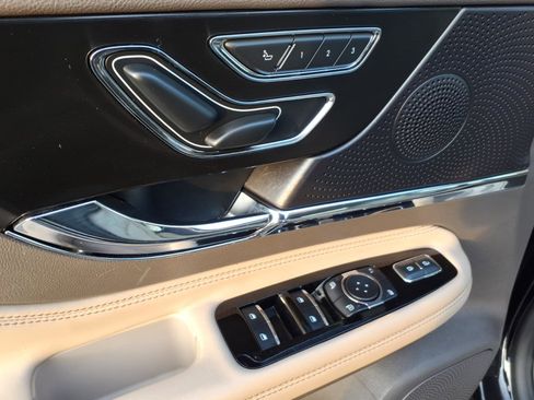 Used 2024 Lincoln Corsair FWD image 12