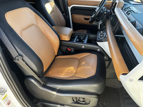 Used 2023 Land Rover Defender 110 X-Dynamic SE image 9