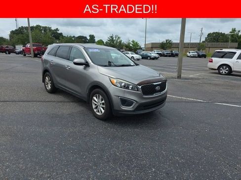 Used 2017 Kia Sorento L FWD image 1