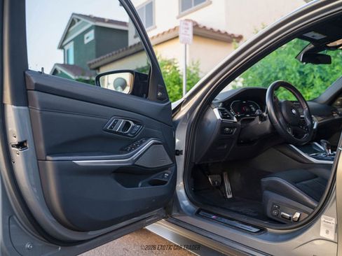 Used 2022 BMW M3 Competition w/ M Carbon Exterior Package image 18