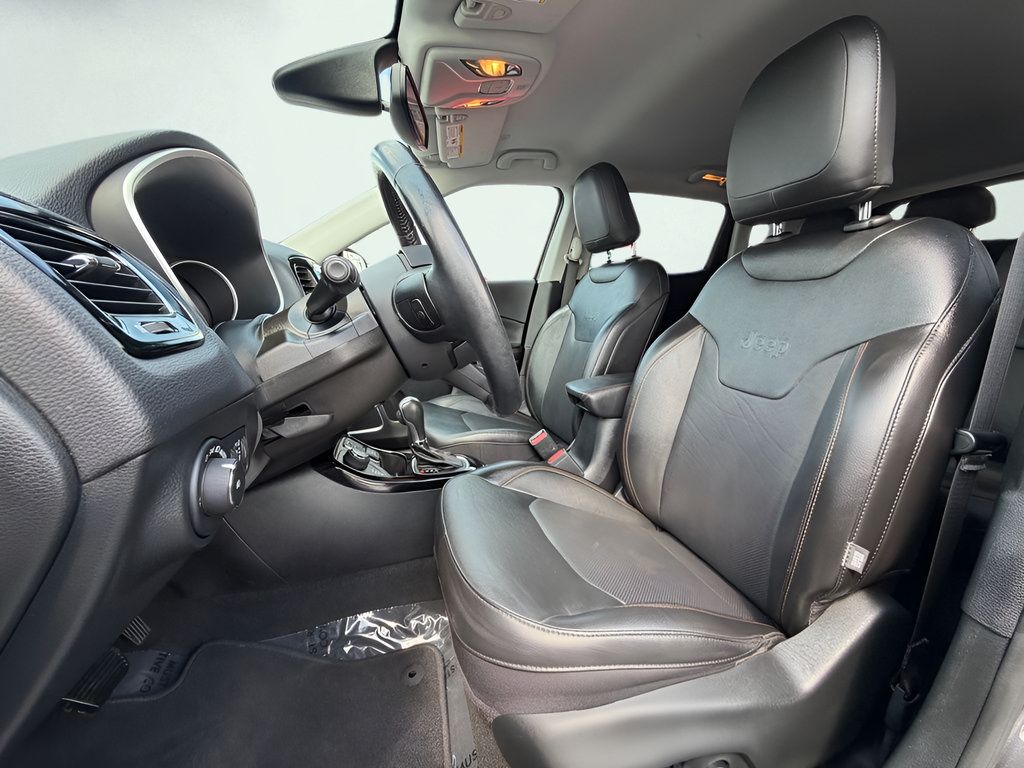 Used 2020 Jeep Compass Limited AWD/4WD image 16