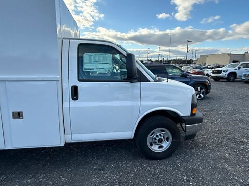 New 2025 GMC Savana 3500 w/ Power Convenience Package image 9