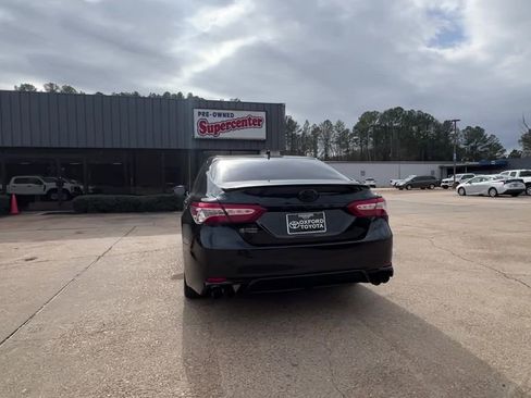 Used 2020 Toyota Camry XSE image 5