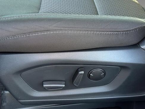 Used 2022 Ford Explorer XLT RWD image 13