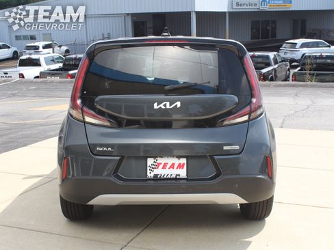 Used 2023 Kia Soul EX FWD image 5