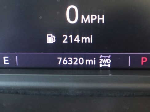 Used 2021 Chevrolet Silverado 2500 LTZ w/ LTZ Convenience Package image 20