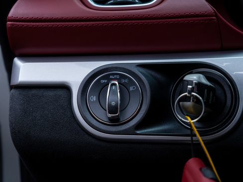 Used 2021 Porsche 718 Boxster Spyder RWD image 26