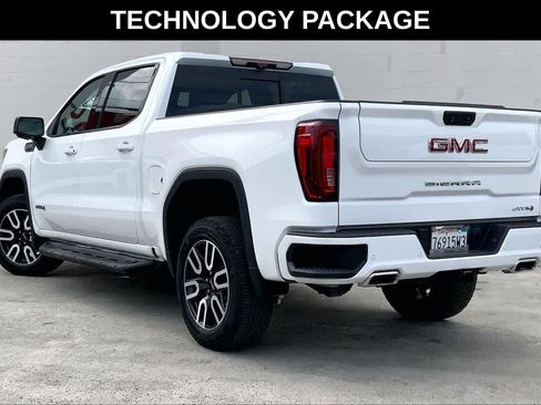 Used 2023 GMC Sierra 1500 AT4 w/ AT4 Premium Package AWD/4WD image 4