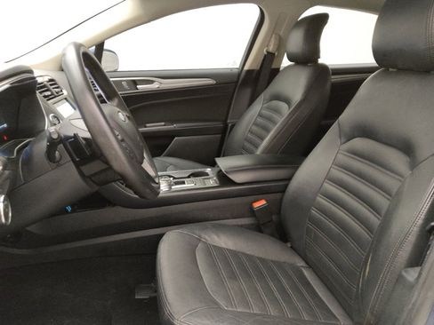 Used 2019 Ford Fusion SE FWD image 17