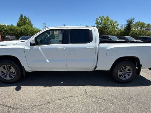 New 2026 Nissan Frontier SV w/ Tow Package AWD/4WD image 7