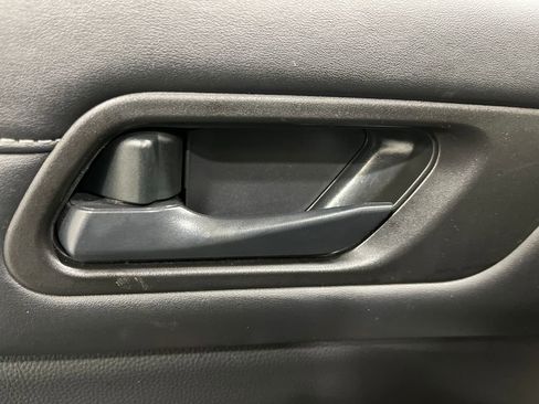 Used 2025 Nissan Pathfinder SV image 13