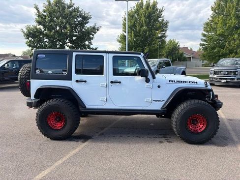 Used 2017 Jeep Wrangler Unlimited Rubicon AWD/4WD image 9