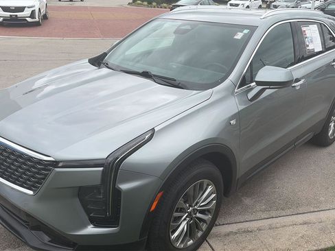 Used 2024 Cadillac XT4 Premium Luxury AWD/4WD image 3