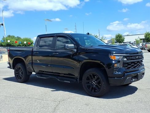 Used 2026 Chevrolet Silverado 1500 Custom Trail Boss w/ Dark Appearance Package AWD/4WD image 2