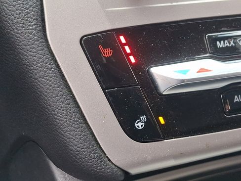 Certified 2022 Ford Explorer XLT w/ Equipment Group 202A AWD/4WD image 26